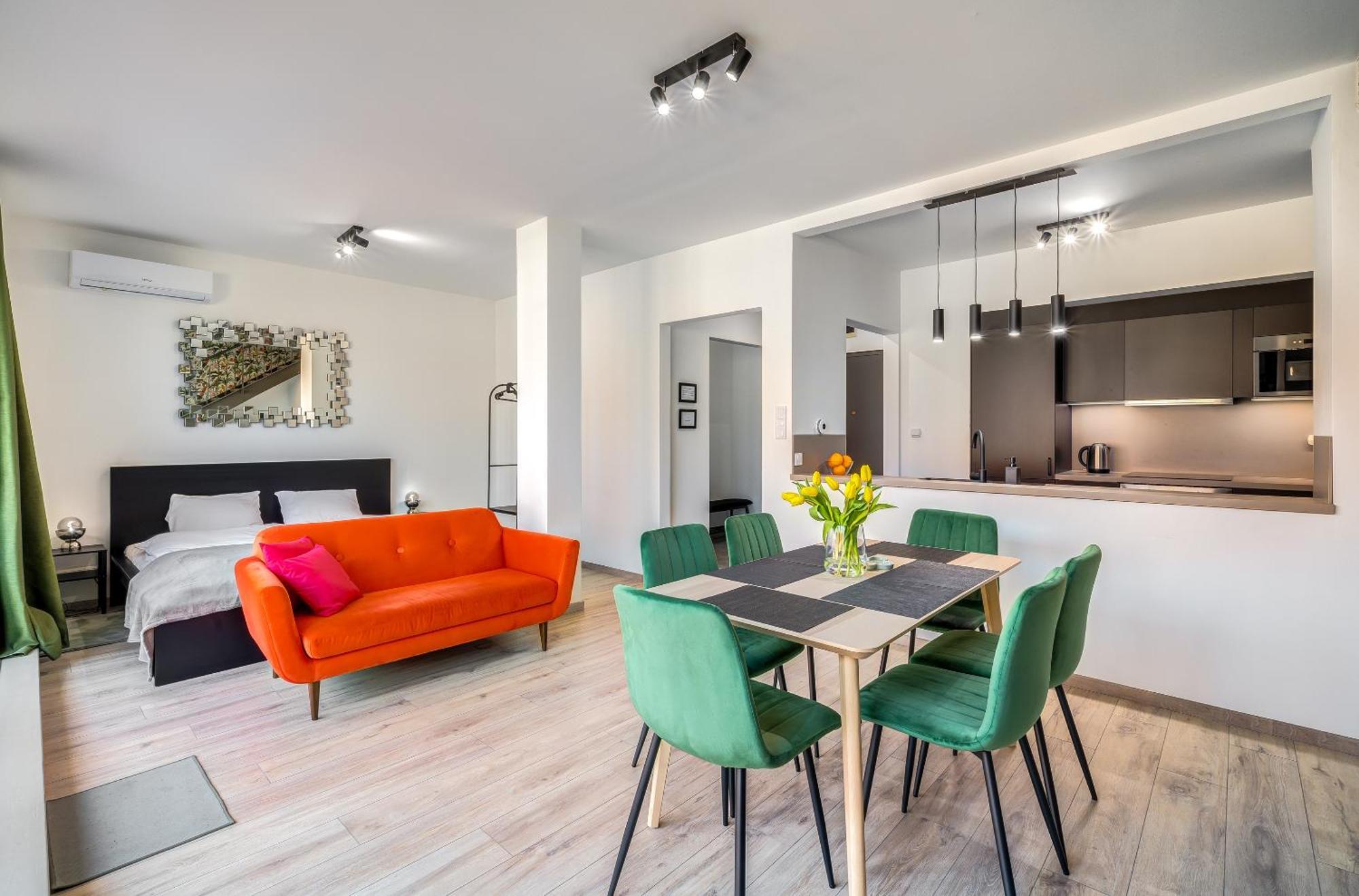 Skyline Terrace Apartment *