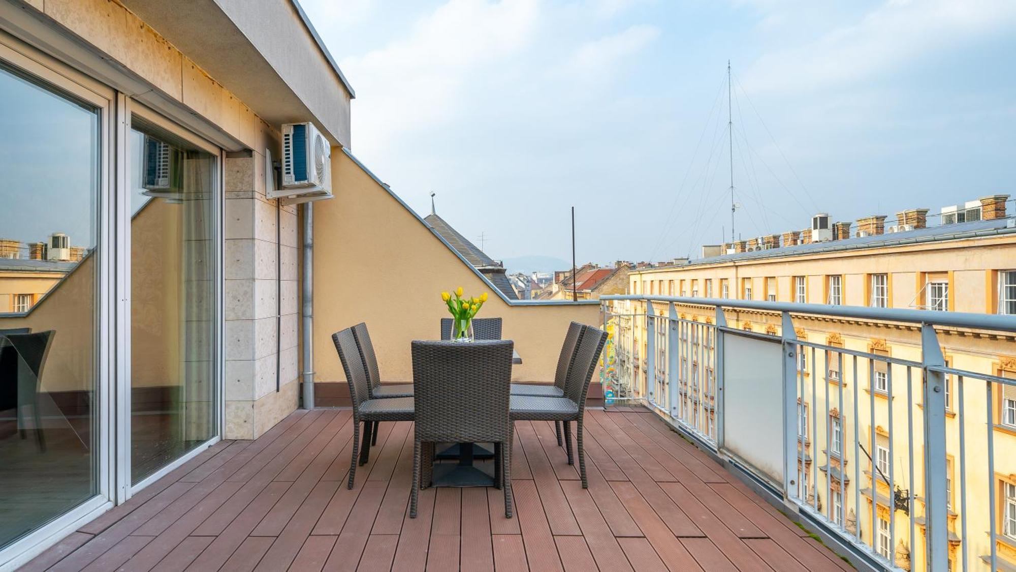 Apartment Skyline Terrace